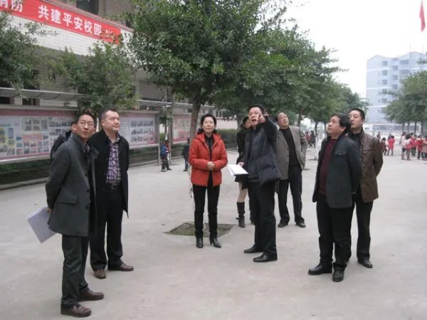 刘琼的主要简历