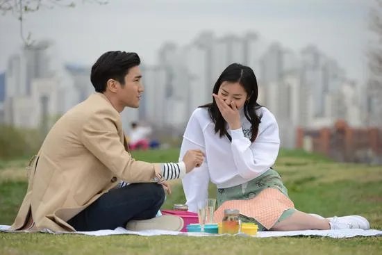 刘雯送崔始源的手镯  价值十万礼物清单奢侈