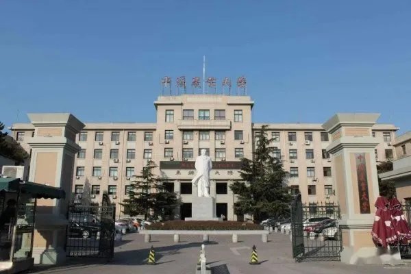 两名中国博士后被赶出美国，研究中止，是不是太过分了？