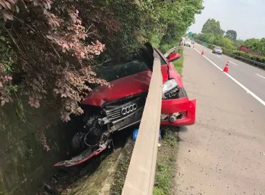 安徽蒙城交通事故已致6死,谁该为此次事故负责?