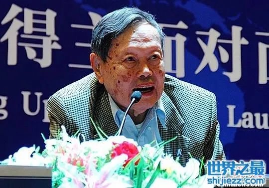 杨振宁弃外国国籍回国,竟是为了中国养老福利