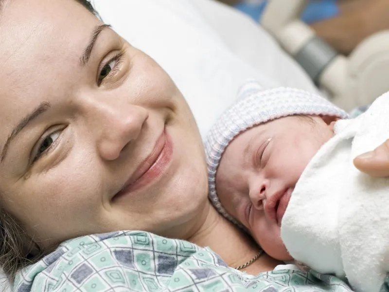 新生儿睡觉发出声音的原因