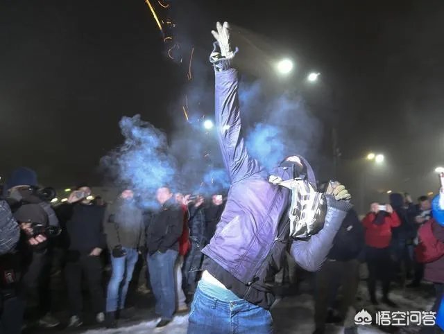 如何看待俄罗斯军舰向乌克兰开火，俄乌局势将会如何发展？