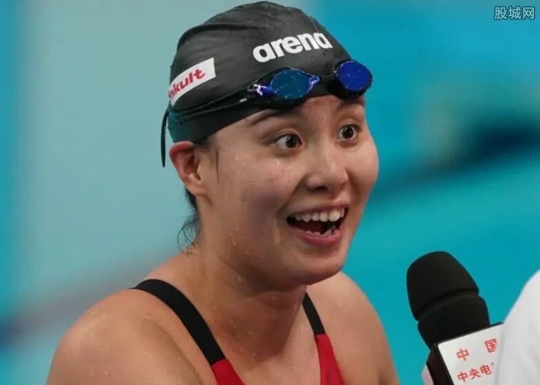 傅园慧再战水立方 洪荒少女傅园慧再次回归泳池