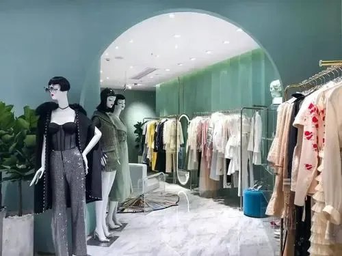 关于歌莉娅女士试衣间现摄像头一事,官方是如何回应的?