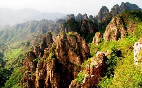 王士祯的诗句：几行红叶树，无数夕阳山。是什么意思？