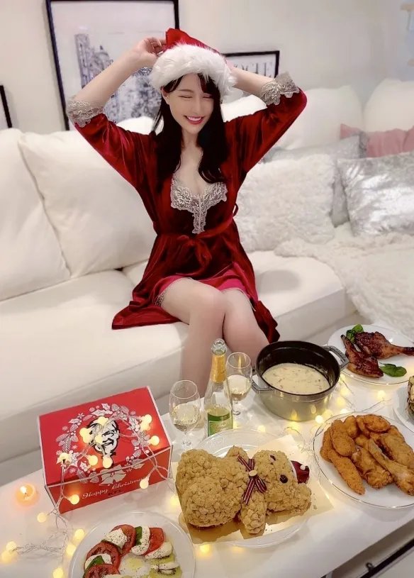 拉链一开掉出头灯！超汹涌萌妹［笹木絢乃］美图赏！