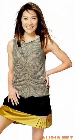 微博平胸大赛走红 盘点那些可爱的平胸女星