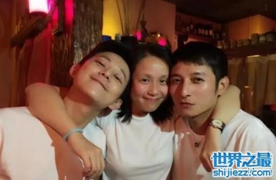 龙丹妮李维嘉结婚照曝光，师生恋隐婚七年备孕 