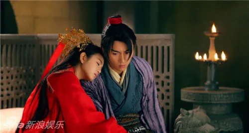 八一八：陈晓陈妍希恋情曝光 昔日合影满满的爱