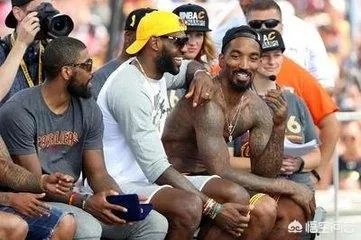 J.R史密斯的J.R是什么意思？