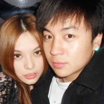 释小龙新女友王若伊曝光    揭秘何洁释小龙分手原因