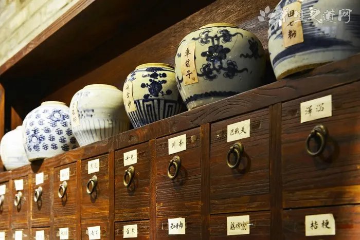 睫毛膏晕妆怎么处理 睫毛膏卸不掉怎么处理