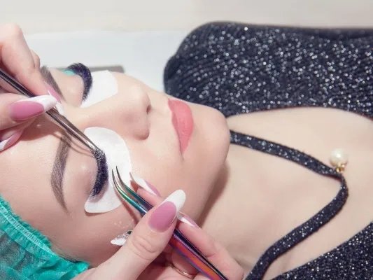 军训晒黑了怎么办