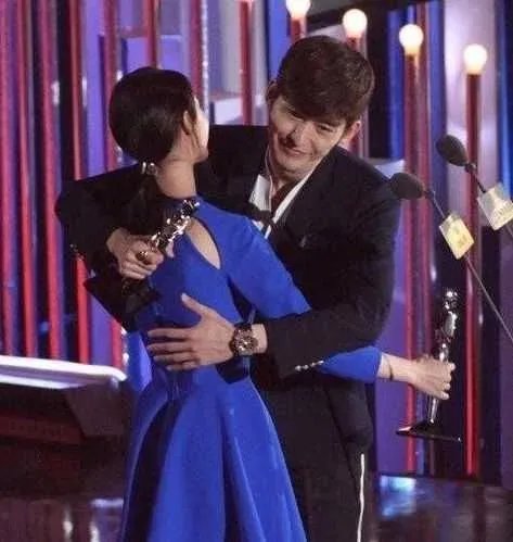 张翰郑爽分手后首次合作,尴尬场面怎样化解?