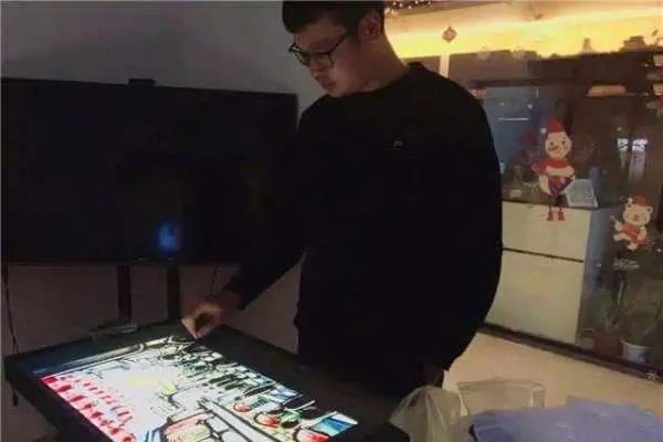 铁路职工创作坐高铁看中国沙画，此作品的意义是什么？