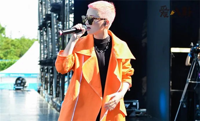 蒋瑶嘉家世背景 蒋瑶嘉香飘飘董事长关系