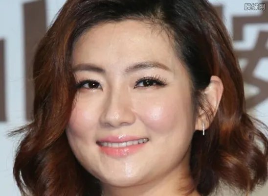 Selina离婚真相揭秘 因与阿中相处出问题