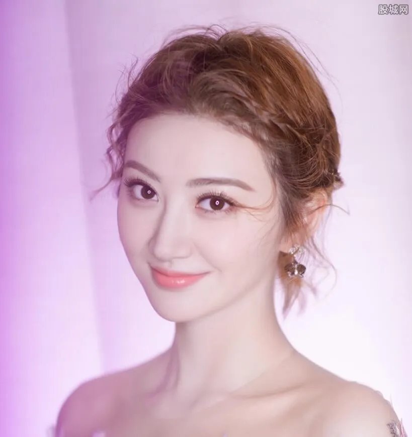 景甜被潜规则的照片 景甜真的被潜规则了吗