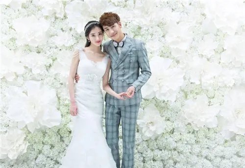 成都拍婚纱照报价 成都婚纱摄影价格一览表