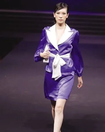 佟晨洁回应车震事件 揭秘佟晨洁与老公离婚原因