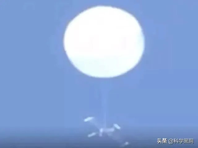 日本上空不明球体