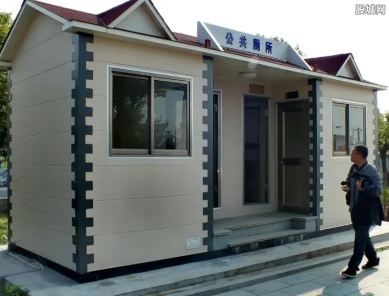 大四男生偷窥女厕 因为压力大所以做出疯狂行为