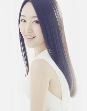 歌词中有一样的天一样的脸的是什么歌？