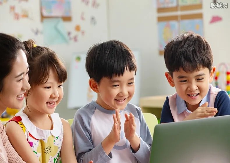 女子开补习班致多人阳性被刑拘 事件后果很严重