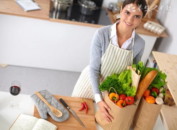 肤色不均用什么护肤品 揪出肤色不好的三大原因