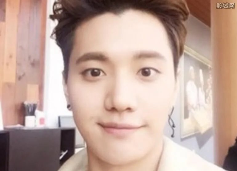 金恩圣在韩国红吗 为何突然离开天天向上