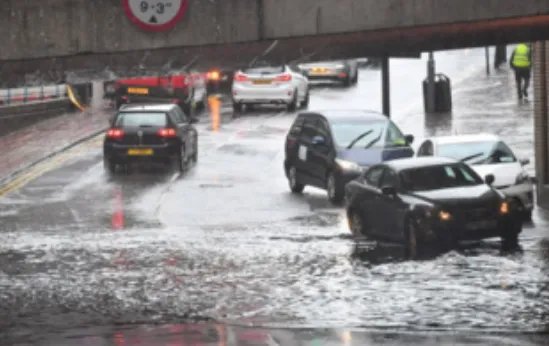伦敦暴雨多个地铁站关闭,当地的暴雨天气究竟有多严重?