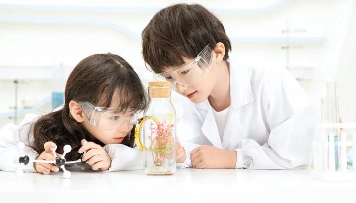 余姓氏起名字大全 余姓好听大气的名字