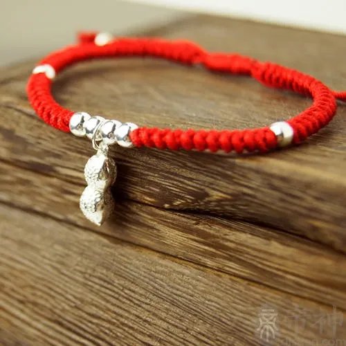 2021年属牛本命年应该佩戴什么好