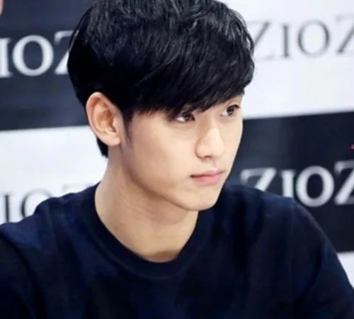 金秀贤裴勇俊“师徒”情深 都教授参加老板婚礼“砸场子”