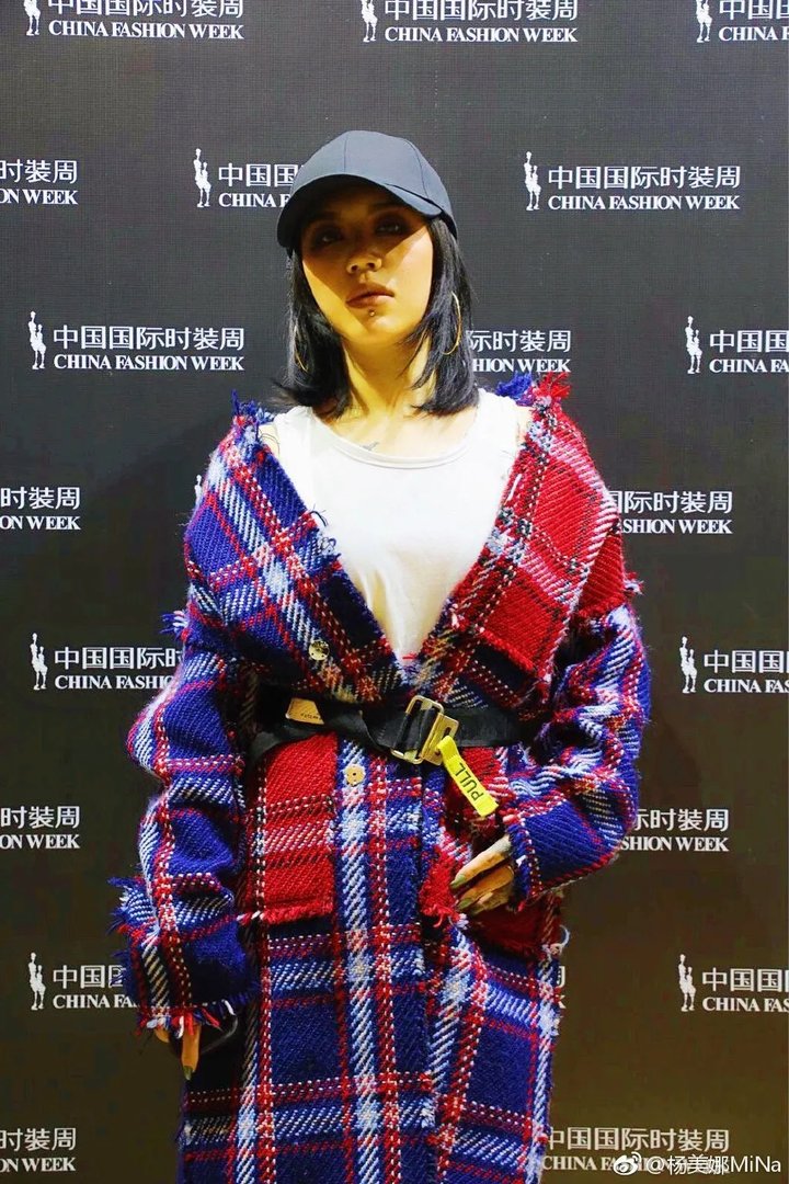 中国新歌声杨美娜现状如何 她唱的英文歌diamonds什么水平