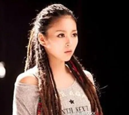 好声音axx 毕夏图片  为何看起来比影视剧里的人物老？