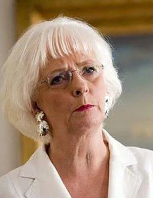 约翰娜·西于尔扎多蒂的介绍