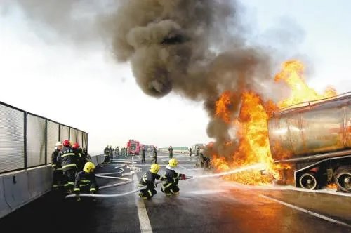 天津油罐车起火事故原因查清了吗？