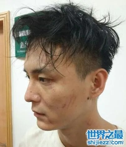斗鱼狗哥被打事件，深夜户外直播遭遇黑社会暴打 