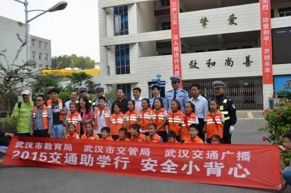 南望山吧的南望山吧吧务团队