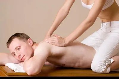 磁石项链真的可以治颈椎病吗 治疗颈椎病方法要讲究科学