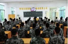 军校学员开挖掘机写字表白祖国,这是什么操作?