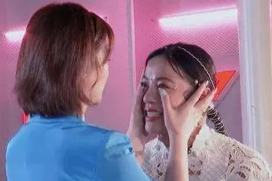 杜华帮丁当擦眼泪又抹在她身上,是故意的还是无意的?