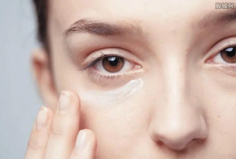 夏天用什么护肤品好 适合夏天用的护肤品有哪些