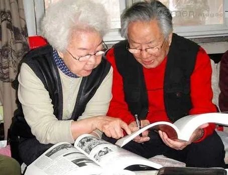 田华的丈夫旧照曝光 相濡以沫惊叹网友