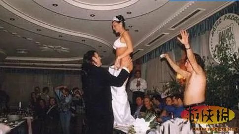 长假全球结婚热 大尺度闹洞房堪比《一路向西》