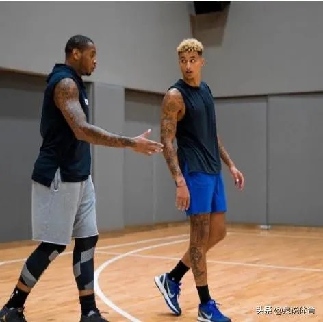 安东尼训练视频罕见曝光，满身肥肉状态不佳，他还有能力打NBA嘛？你怎么看？