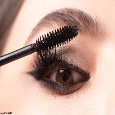 怎么化妆让眼睛变大