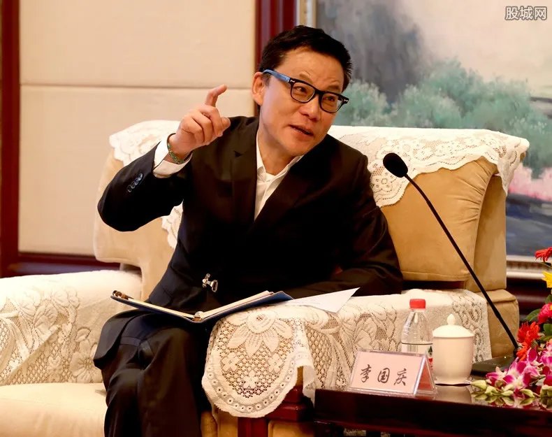 李国庆撬保险柜视频曝光 居然连电钻都用上了